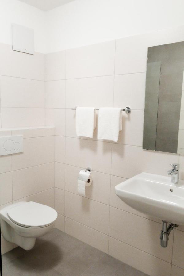 Motel Xl Lounge Traisen Ngoại thất bức ảnh